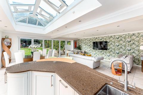 63 First Avenue, Worthing, BN14 9NP