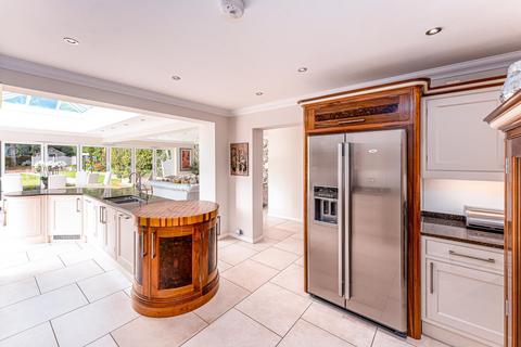 63 First Avenue, Worthing, BN14 9NP