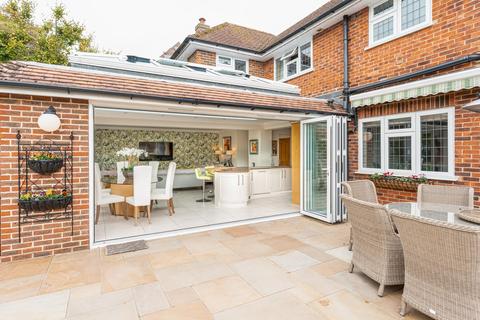 63 First Avenue, Worthing, BN14 9NP