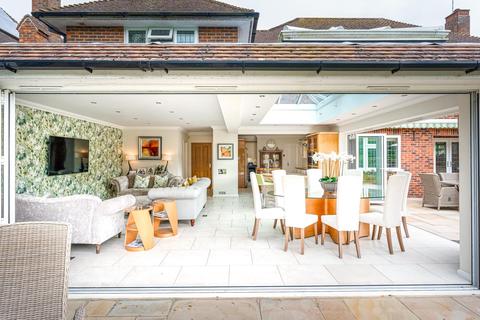 63 First Avenue, Worthing, BN14 9NP