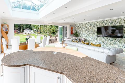 63 First Avenue, Worthing, BN14 9NP