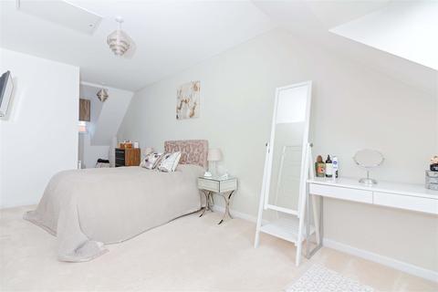 7 Cambrian Way, Worthing, BN13 1FE