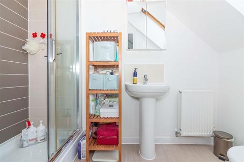 7 Cambrian Way, Worthing, BN13 1FE