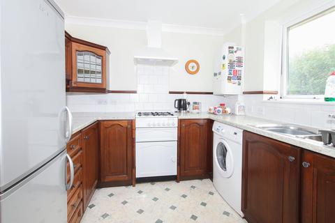 8 Harkness Close, Romford, RM3 9NX