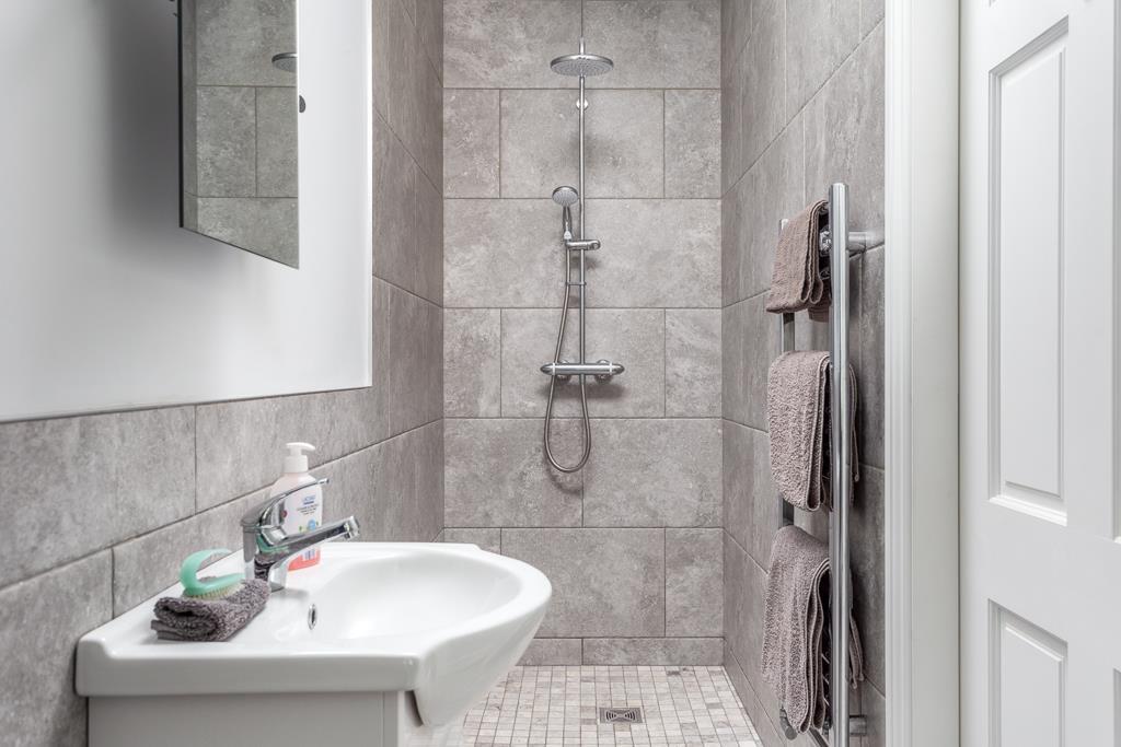 Luxury ensuite shower room
