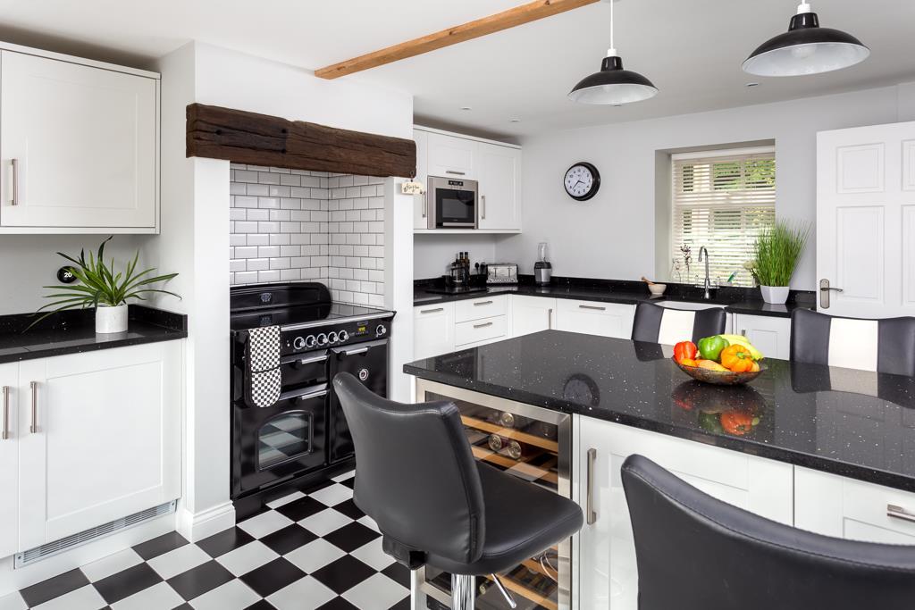 Dining kitchen