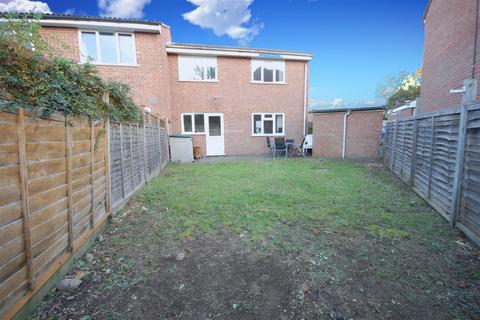 5 Booths Close, Welham Green, Hatfield, AL9 7NW