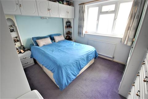 5 Booths Close, Welham Green, Hatfield, AL9 7NW