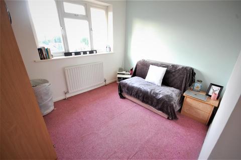5 Booths Close, Welham Green, Hatfield, AL9 7NW