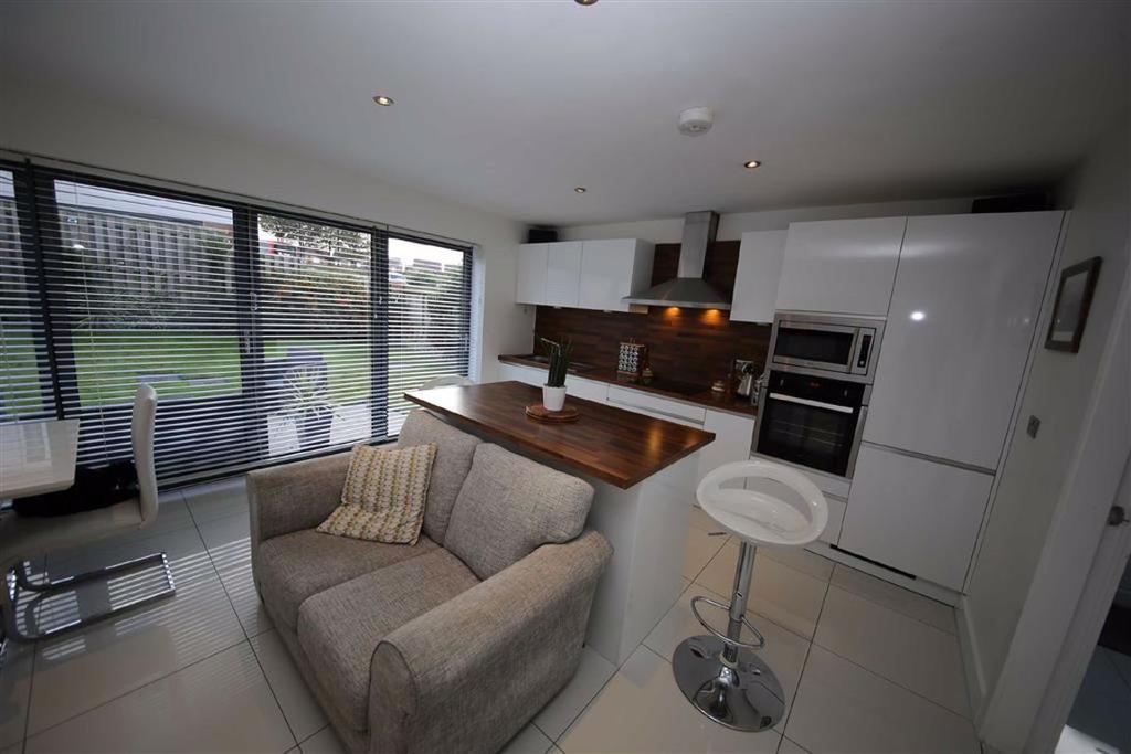 Kitchen/family room