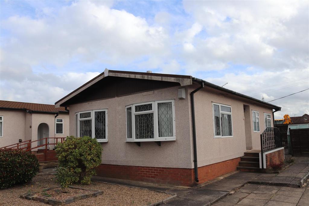 Mill Farm Park, Bulkington, Bedworth 2 bed park home for sale £120,000