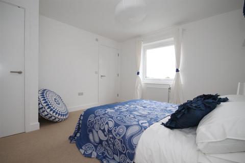 26 Baywillow Avenue, Carshalton, SM5 2AX