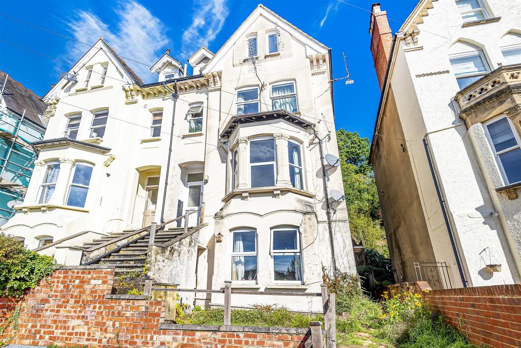 Peperharow Road, (Flats 1 4), Godalming 6 bed semidetached house £650,000
