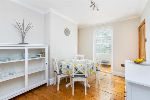 24 Ford Valley, Dartmouth, TQ6 9ED