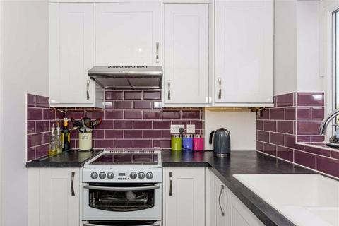 19 The Orchard, Epsom, KT17 1NN