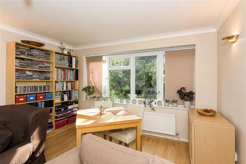 19 The Orchard, Epsom, KT17 1NN