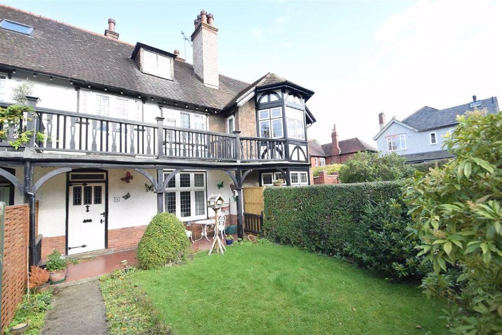 Porthill Gardens, Porthill, Shrewsbury 4 bed terraced house £360,000