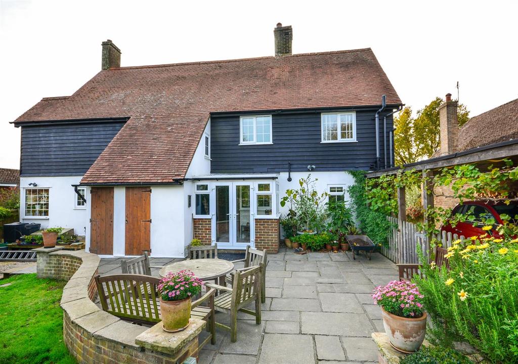 Netherfield Hill, Battle 4 bed detached house £674,950