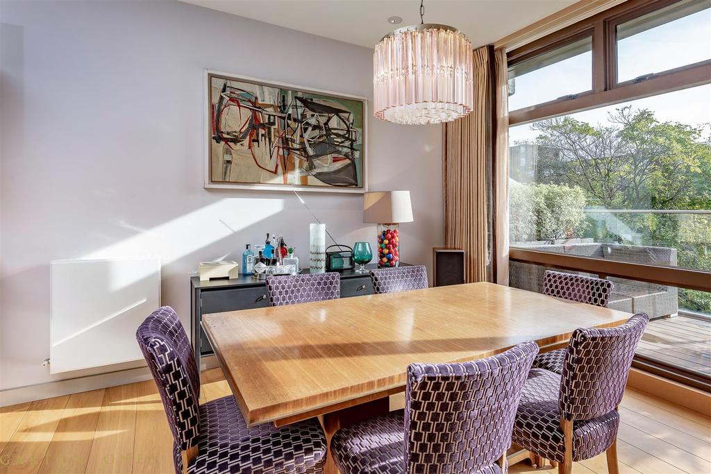 Dining area.jpg