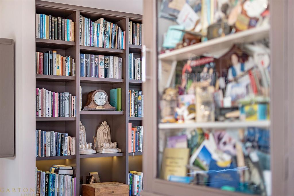 Bookshelf.jpg