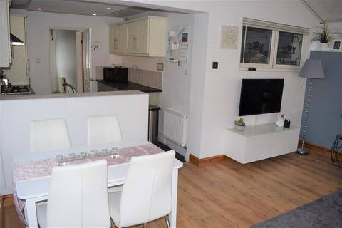 7 Airedale Close, Broughton, Brigg, DN20 0EP