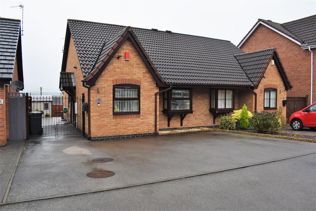 St. Lukes Way, Stockingford, Nuneaton 2 bed semidetached bungalow £