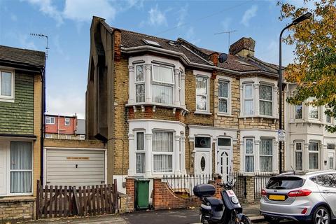 18 Salcombe Road, London, E17 8JH