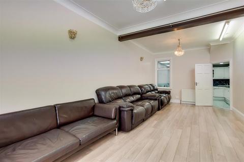 18 Salcombe Road, London, E17 8JH