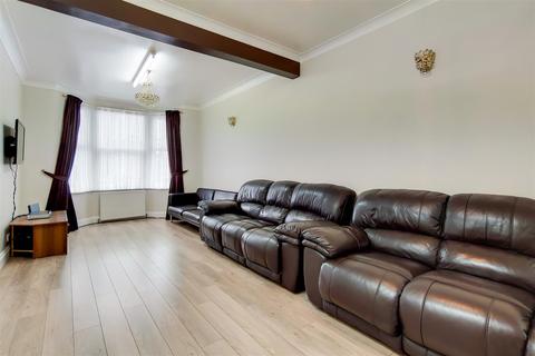 18 Salcombe Road, London, E17 8JH