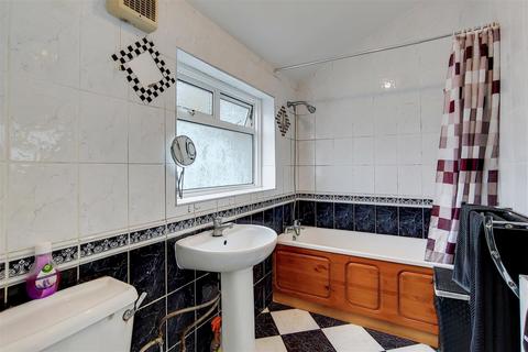 18 Salcombe Road, London, E17 8JH