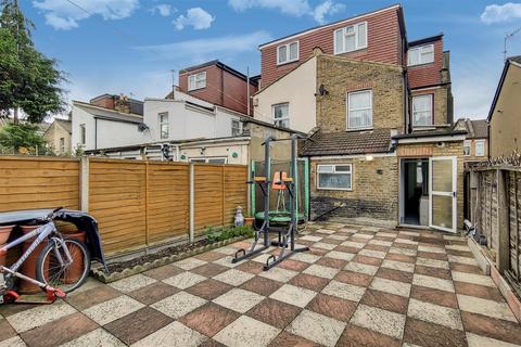 18 Salcombe Road, London, E17 8JH