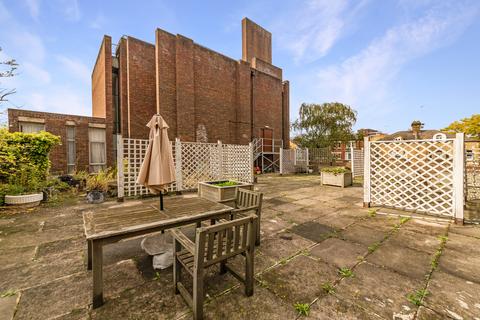 2 bedroom flat to rent, St Mary Le Park, SW11