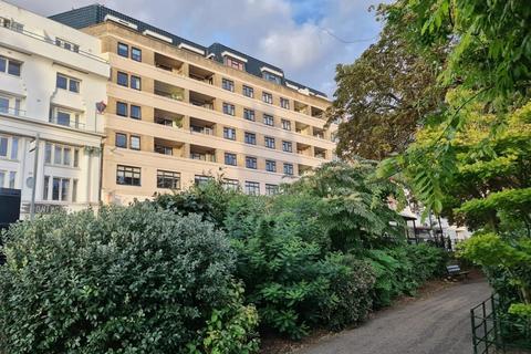 1 bedroom flat to rent, Bourne Court Bourne Avenue, Bournemouth, BH2 6DT