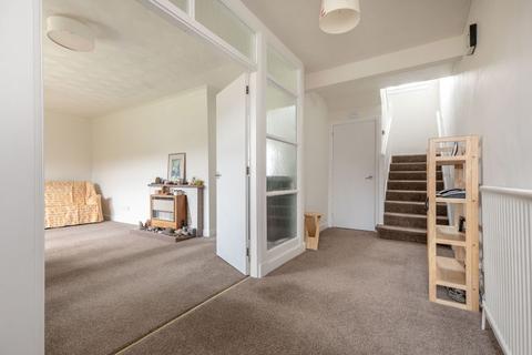 22 Drum Brae Walk, Edinburgh, EH4 8DQ