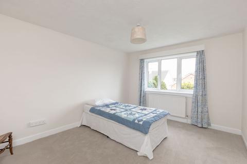 22 Drum Brae Walk, Edinburgh, EH4 8DQ