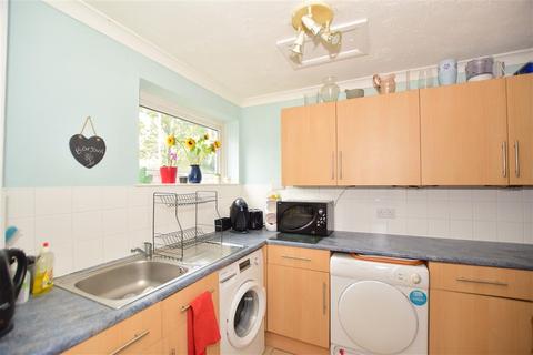 19 Foxglove Close, Edenbridge, TN8 6DJ