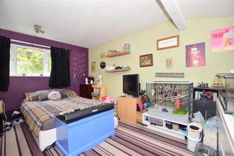 19 Foxglove Close, Edenbridge, TN8 6DJ