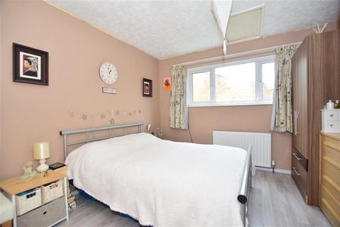 19 Foxglove Close, Edenbridge, TN8 6DJ