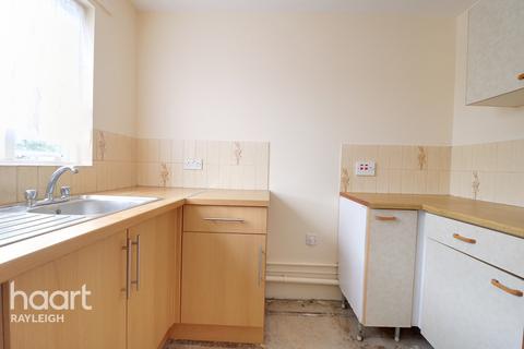 2 bedroom flat for sale - Hilltop Close, Rayleigh