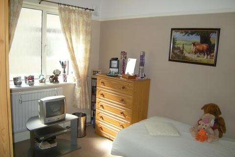 33 Durdells Avenue, Bournemouth, BH11 9EH