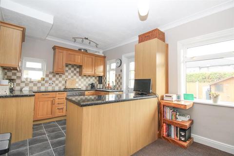 60 Ings Lane, Guiseley, Leeds, LS20 8DA