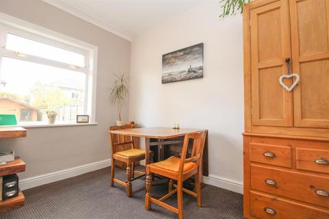 60 Ings Lane, Guiseley, Leeds, LS20 8DA