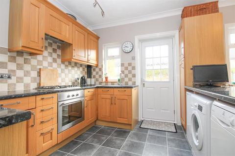 60 Ings Lane, Guiseley, Leeds, LS20 8DA