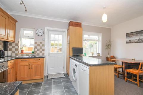 60 Ings Lane, Guiseley, Leeds, LS20 8DA