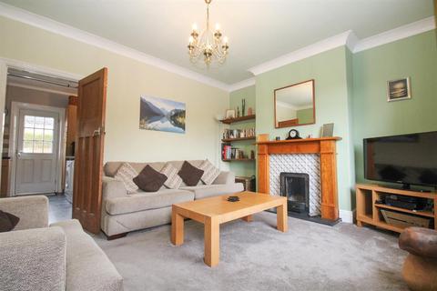 60 Ings Lane, Guiseley, Leeds, LS20 8DA