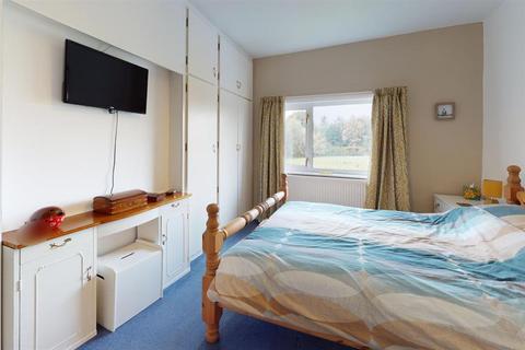 60 Ings Lane, Guiseley, Leeds, LS20 8DA