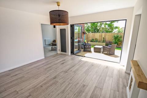 1 Vine Close, Sarisbury Green, Southampton, SO31 7DB