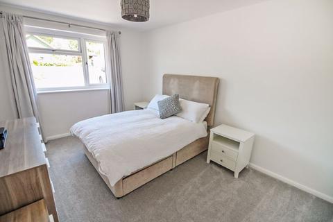 1 Vine Close, Sarisbury Green, Southampton, SO31 7DB