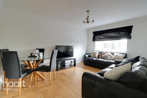 28 Marwell Close, Romford, RM1 2TE