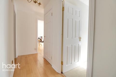 28 Marwell Close, Romford, RM1 2TE